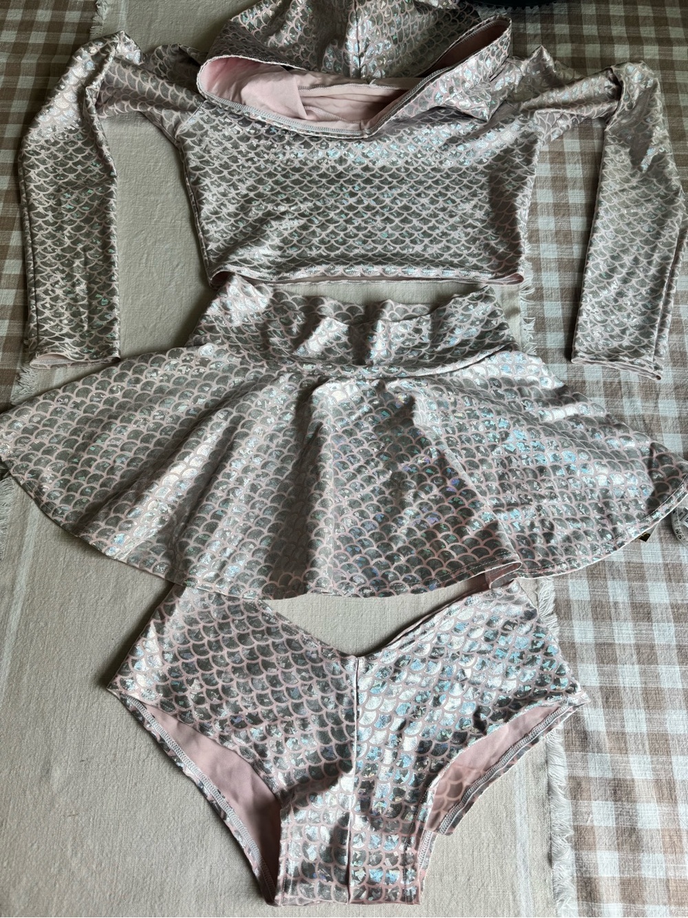 Rave 3 piece set Women’s Mermaid-Scale Pink Lace-Up Crop Top & Skirt Set